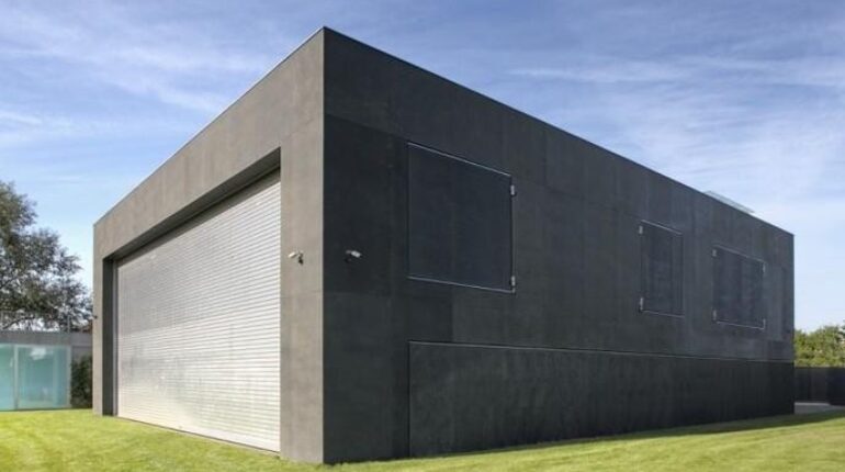 Fermée, leur maison ne fait pas rêver mais quand on dévoile l’intérieur c’est totalement différente !