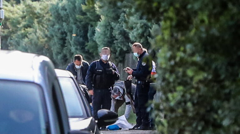 À Avignon, un homme abattu par des policiers après avoir menacé des gens dans la rue abattu par la police astuces avant et après Avignon covid-19 des passants avec une arme En France français France Montfavet news pour avoir menacé santé France santé sécurité un homme de 33 ans