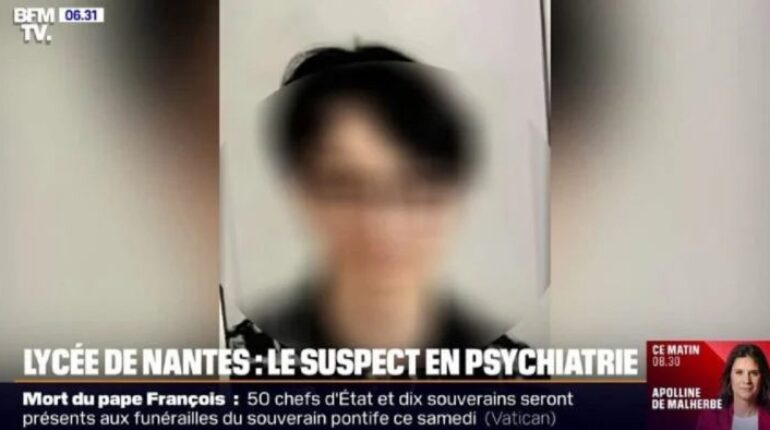 Attaque à Nantes : la famille de Lorène dévastée, elle fait une demande déchirante attaque au couteau collège lycée drame élèves émotion enquête hommage Lorène mémoire Nantes psychiatrie santé mentale sécurité scolaire soutien victimes