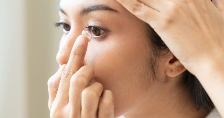 Il devient aveugle après