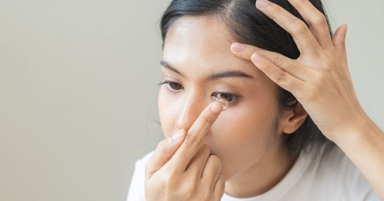 Il devient aveugle après