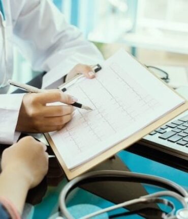 Mon mari se faisait passer pour un médecin : son double vie révélée par un simple coup de fil