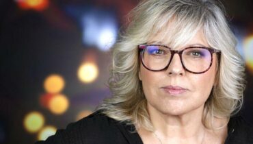 Actualité TV Animateurs TV Laurence Boccolini Les Enfants de la télé Miss France 2016 et ses minis tresses collées télévision