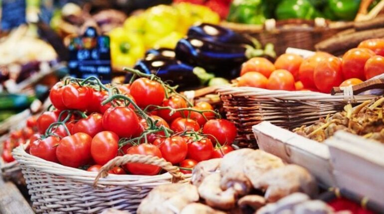 Ce légume du supermarché contient un taux record de pesticides – voici pourquoi il vaut mieux l’acheter bio ! bio cerises champignons clémentines épinards fraises fruits habitudes légumes mangues patates douces pesticides poivrons raisin santé