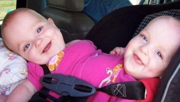 Trois sœurs triplées, deux siamoises, laissées à la naissance… Leur incroyable destin 18 ans après