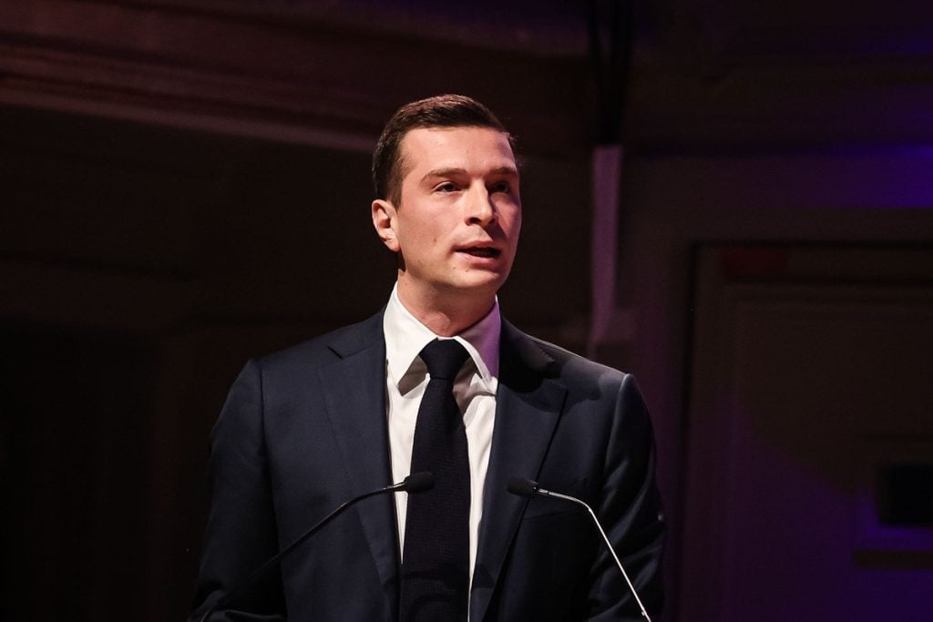 Surveillante poignardée par un