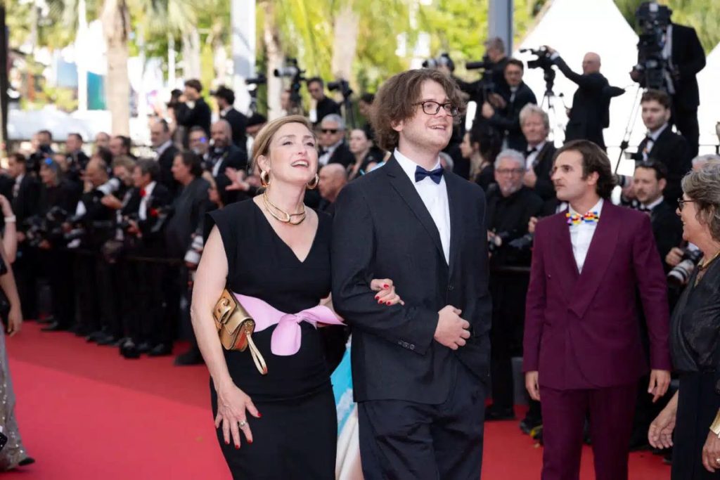 Julie Gayet s'affiche avec