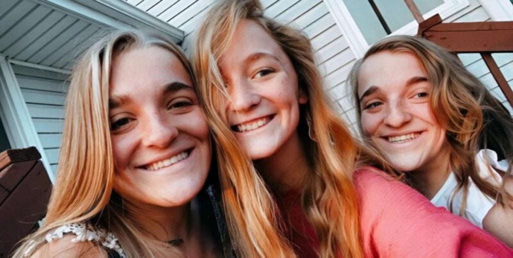 Trois sœurs nées triplées,