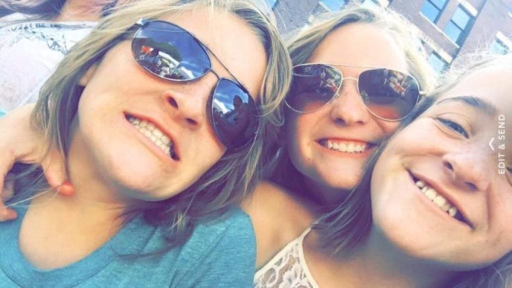 Trois sœurs nées triplées,