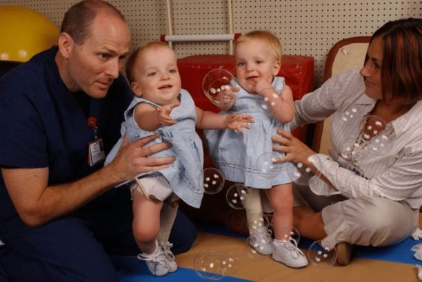 Trois sœurs nées triplées,