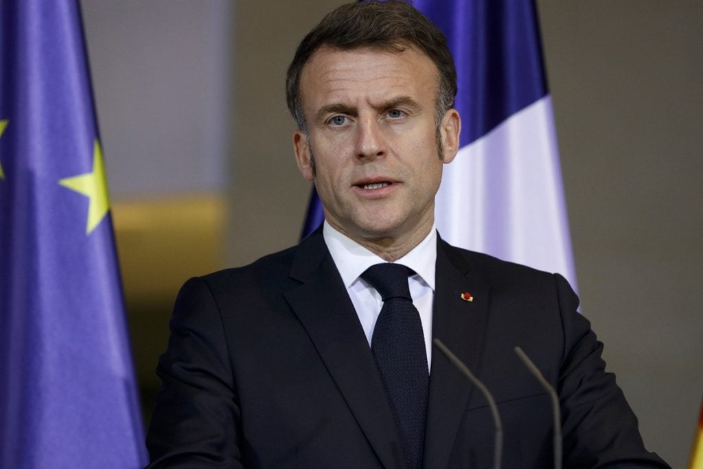 Surveillante poignardée par un