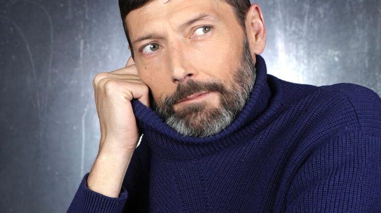 Laurent Kérusoré se confie sur l’ultime geste de Michel Cordes : « Deux jours avant, il m’a appelé pour… » acteurs masqués hommage Laurent Kérusoré Michel Cordes Plus belle la vie Suicide