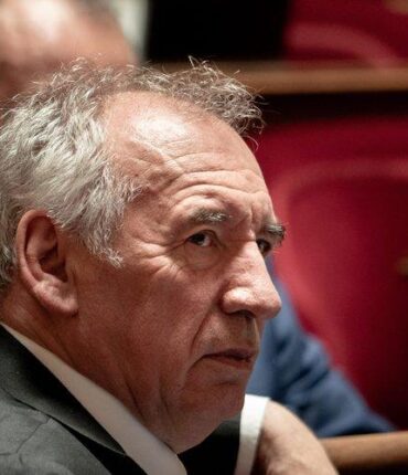 François Bayrou prêt à sacrifier deux de vos jours fériés pour économiser 5 milliards