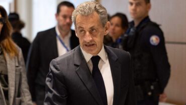 Jordan Bardella Les Républicains Nicolas Sarkozy Politique française Rassemblement National Stratégie politique Union des droites