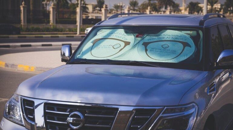Elle laisse sa fille de 9 ans dans une voiture à 34°C : pourquoi a-t-elle été libérée sans poursuites ? chaleur faits divers justice Négligence Sécurité Enfant
