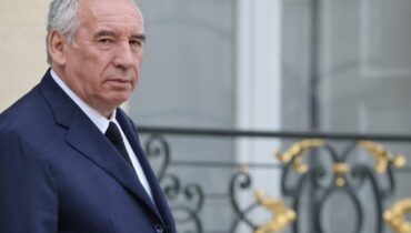 accusent la France actualité politique France Budget 2026 Déficit économies François Bayrou