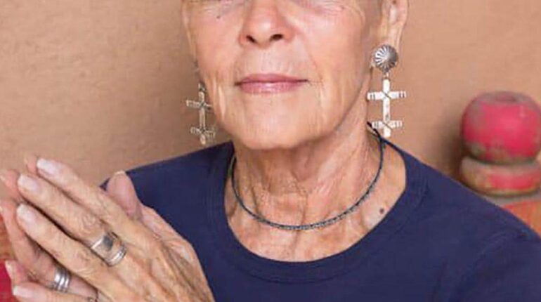 L’icône d’Hollywood dévoile son secret de beauté inattendu à 86 ans : « L’amour, c’est ne jamais avoir à… » 12 célébrités qui ont pu se réincarner sans même s’en rendre compte Beauté Bien Vieillir Cinéma Hollywood mode de vie