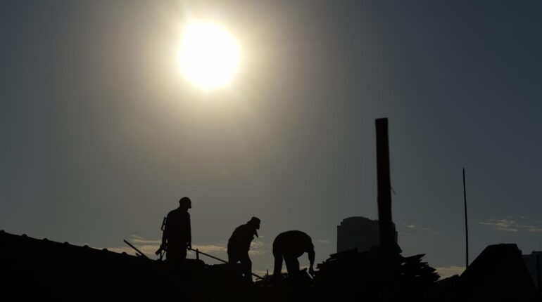 Santé publique France l’admet : Le bilan réel des morts par canicule est bien plus lourd que les 48 cas recensés Accident du travail Canicule Mortalité Risques professionnels Santé Publique
