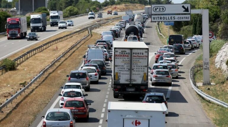 À 64 ans, il redémarre la voiture en panne puis… : le drame qui bouleverse l’A7 accident Accident mortel Autoroute drame premiers secours Sécurité routière