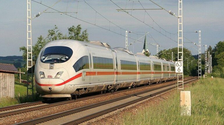 Un Syrien de 20 ans attaque des passagers avec une hache en Allemagne – la méthode inattendue utilisée par un passager pour le maîtriser… Allemagne attaque au couteau contrôles de sécurité faits divers Train