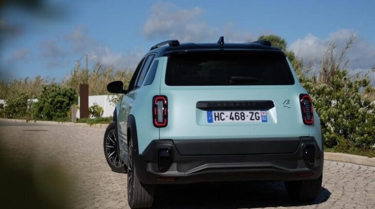La décision radicale de Renault qui va changer tous ses véhicules d’ici fin 2025 automobile Cuir Développement Durable innovation Matériaux Recyclés Renault Frégate Véhicules Électriques