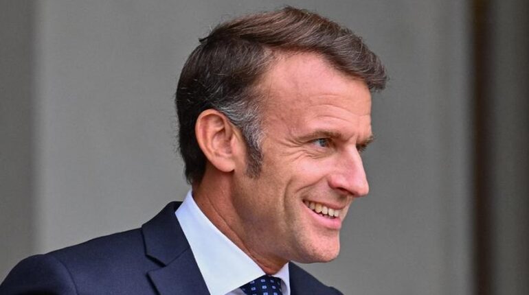 accusent la France Brigitte Macron ONU Palestine Poser avec un signe de paix Proche-Orient