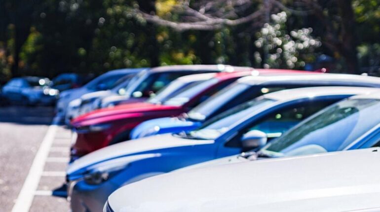 Une mère de 18 ans laisse son bébé dans sa voiture par 42°C : « Je voulais juste voir Les Schtroumpfs tranquillement » Actualités animales allaité trois enfants enfant de parents divorcés faits divers Incivilités Jeux de société justice