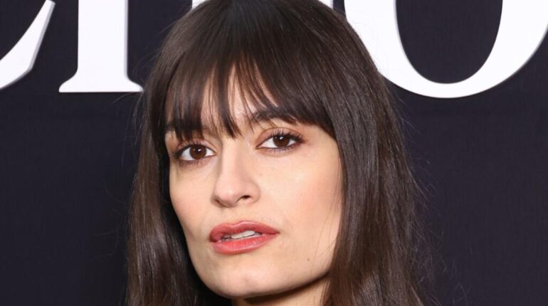 Clara Luciani révèle enfin la maladie héréditaire qu’elle cache depuis des années : « Ma mère aussi… » Clara Luciani événement people Maladie héréditaire risque santé Tremblement essentiel