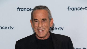 12 célébrités qui ont pu se réincarner sans même s’en rendre compte Animateur TV Décès Obsèques Thierry Ardisson