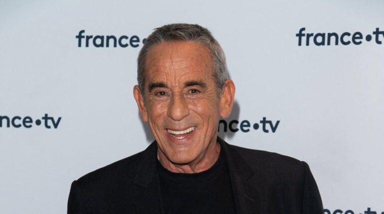 Thierry Ardisson avait tout prévu pour ses obsèques : « Je veux que mes trois ex-épouses… » 12 célébrités qui ont pu se réincarner sans même s’en rendre compte Animateur TV Décès Obsèques Thierry Ardisson