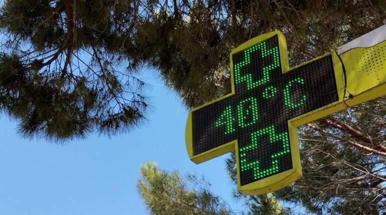 40°C au pied des Pyrénées : cette nouvelle vague de chaleur qui pourrait frapper la France dès… accusent la France Canicule Météo Pyrénées-Orientales Températures élevées Vague de chaleur