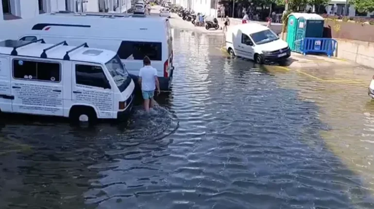 Le phénomène impressionnant qui a surpris les touristes à Cadaqués : l’eau s’est retirée puis… amérique Cadaqués Faire face à l'anxiété naturellement Phénomène météorologique Rissaga Tourisme