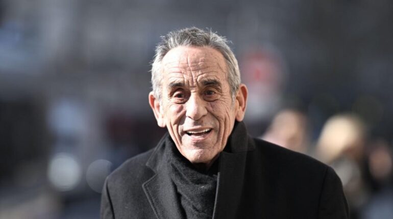 12 célébrités qui ont pu se réincarner sans même s’en rendre compte Addictions Audrey Crespo-Mara Documentaire France Télévisions Plus de respect de la vie privée Thierry Ardisson