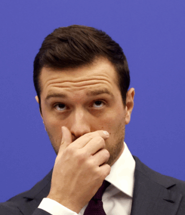 Jordan Bardella dénonce un « acharnement » après la perquisition du siège du RN : « Un prétexte pour fouiller mon bureau »