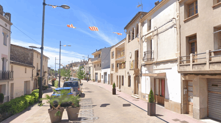 Ce village catalan offre une maison gratuite et 15 000 euros à une seule condition : ouvrir une épicerie Aides publiques Catalogne Commerce de proximité Développement local Revitalisation rurale Villages