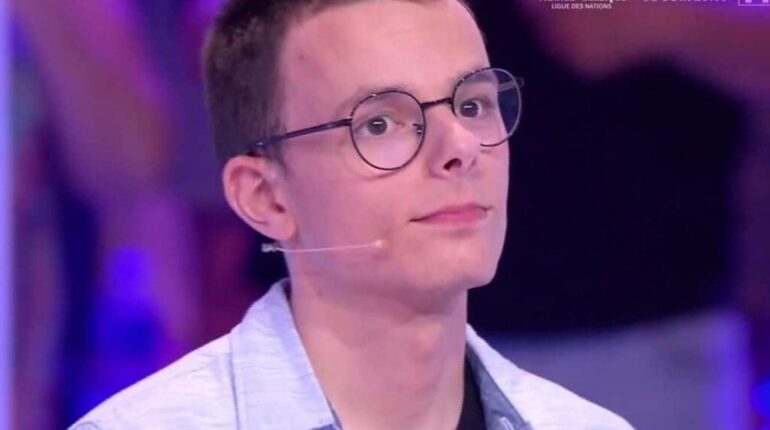 Émilien rate encore sa chance : « Même avec mes 647 victoires, je ne pouvais pas… » BOAT Culture générale Émilien 12 coups de midi Jeux télévisés Les 12 coups de midi Zerator
