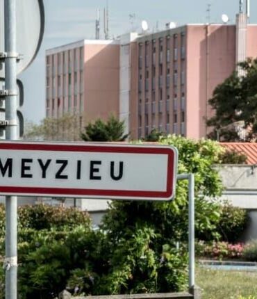 Meyzieu impose un couvre-feu à 22h aux moins de 16 ans après des tirs d’armes à feu