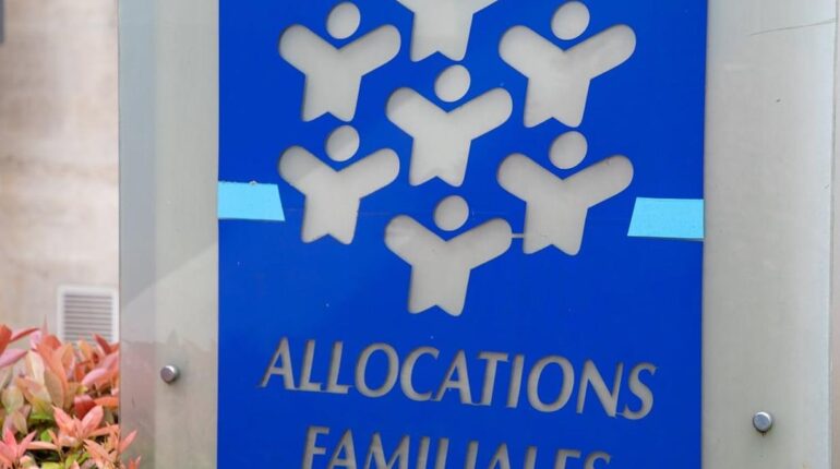 RSA : ce mensonge sur leur couple qui leur coûte 20 000 € Caf conversation Fraude sociale l'aide sociale Prestations sociales Sanctions