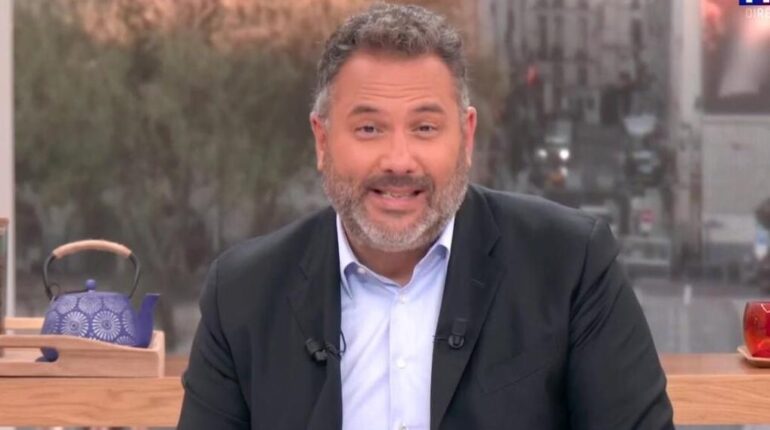 Bruce Toussaint avoue en direct : « Je ne sais même pas si nous sommes toujours à l’antenne… » Bruce Toussaint Combat des Maîtres TF1 France Télévisions Incident technique Journalisme Matinale