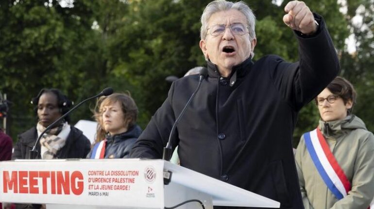 Jean-Luc Mélenchon annonce la date précise : « Le 23 septembre, nous allons recommencer… » accusent la France Crise politique Emmanuel Macron Jean-Luc Mélenchon La France Insoumise Mobilisation sociale Motion de destitution