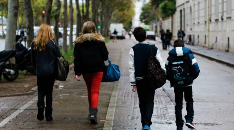Cette vidéo TikTok qui affole les réseaux : 130 euros d’amende pour dire « wesh » à l’école, la vérité derrière ce faux Amendes Auto-école deepfake Langue française liberté d'expression TikTok