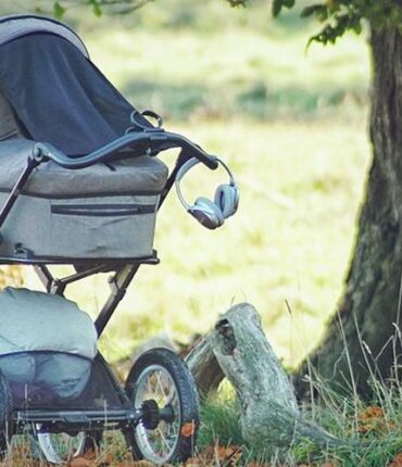 Bébé abandonné dans un jardin : quatre membres de sa famille retrouvés morts à 130 km de là