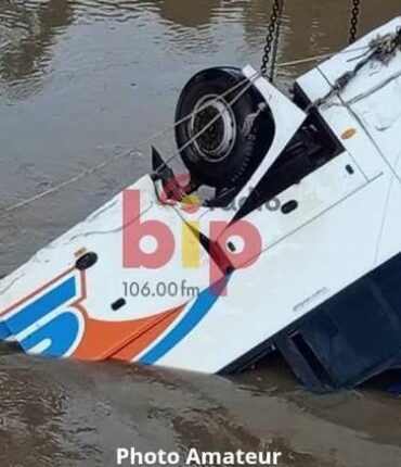 26 corps extraits du fleuve Ouémé : le terrible bilan d&rsquo;un bus Lomé-Niamey qui révèle…