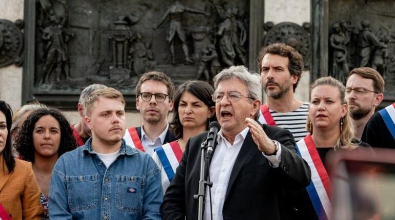 Mélenchon annonce sa stratégie pour faire chuter Bayrou : « Le 23 septembre, nous déposerons… » François Bayrou Grève générale Jean-Luc Mélenchon La France Insoumise Motion de censure Opposition gouvernement Politique française