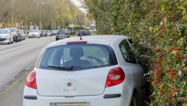« La voiture a atterri dans notre jardin » : trois jeunes de Brix perdent la vie en rentrant de soirée