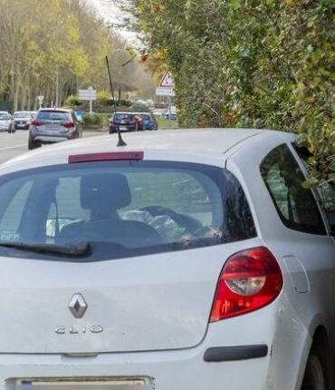 « La voiture a atterri dans notre jardin » : trois jeunes de Brix perdent la vie en rentrant de soirée