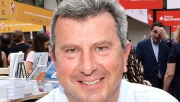 Acouphènes Arrêt maladie C8 cancer Ministère de la Santé Pascal Bataille