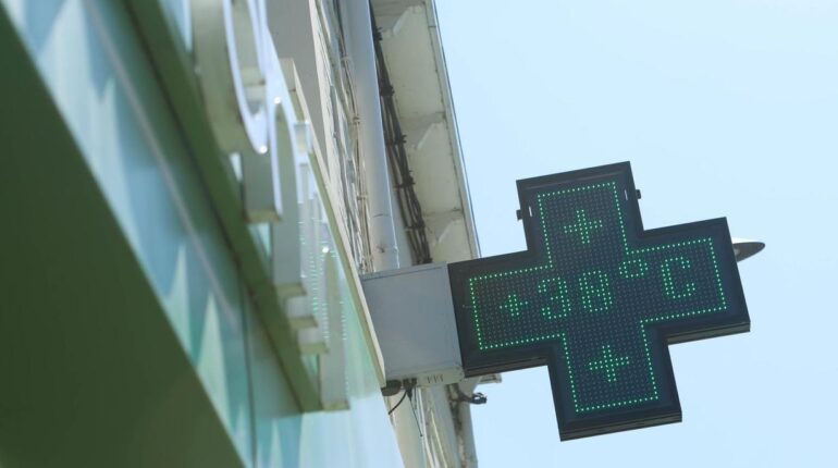 Week-end du 15 août : où trouver vos médicaments quand 92% des pharmacies baissent le rideau Grèves medicaments Ministère de la Santé Pharmacie réforme Syndicats