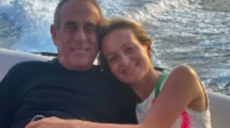 Un mois jour pour jour, Audrey Crespo-Mara dévoile des photos jamais vues avec Thierry Ardisson Actualités people Audrey Crespo-Mara France Télévisions hommage Souvenirs Thierry Ardisson