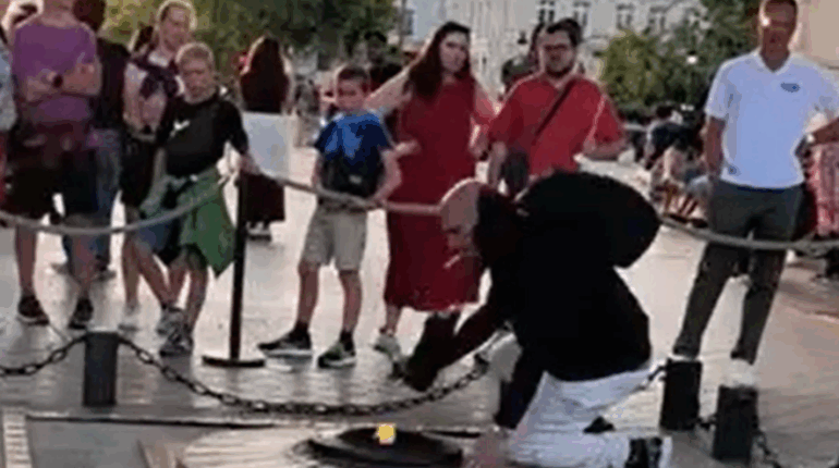Patricia Mirallès : « Cette flamme ne chauffe pas une cigarette, elle veille sur… » Arc de Triomphe hommage Mémoire nationale Patricia Mirallès Première Guerre mondiale Soldat inconnu
